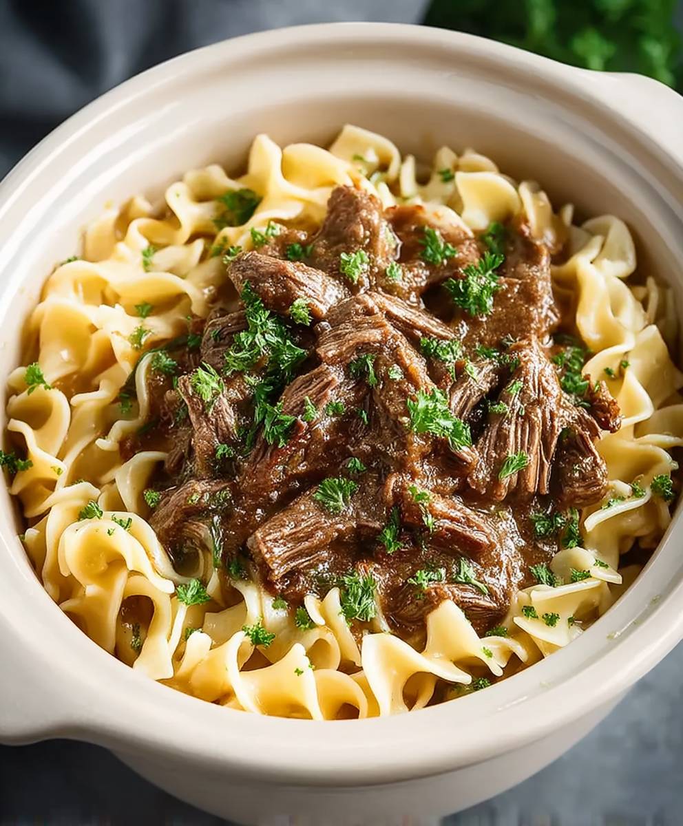 Schmortopf Rindfleisch und Nudeln