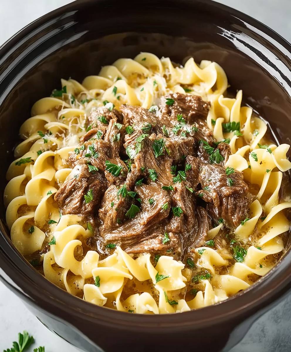 Schmortopf Rindfleisch und Nudeln